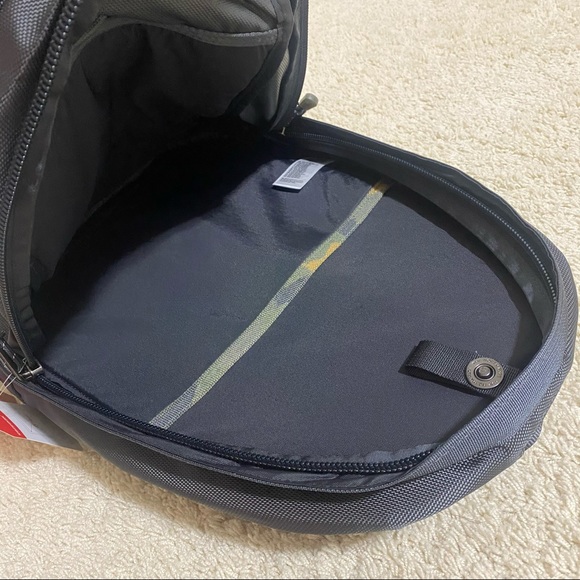 North Face Lineage Pack 20L Backpack Aspha… - Picture 6 of 13